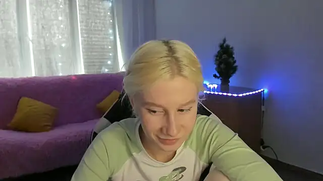 Snapshot of EnigmaSee chatting on 02.10.26 EnigmaSee online show from 02.10.26