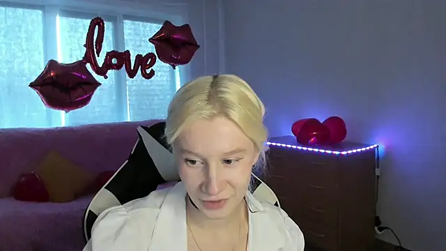 Snapshot of EnigmaSee chatting on 02.13.26 EnigmaSee online show from 02.13.26