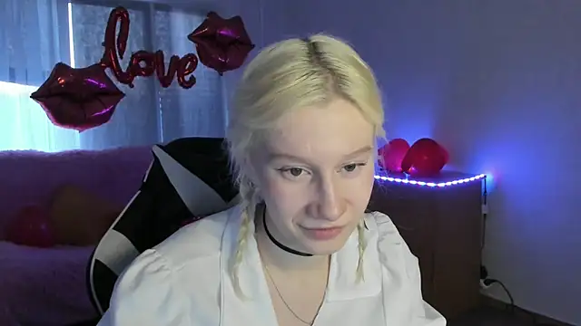 Snapshot of EnigmaSee chatting on 02.14.26 EnigmaSee online show from 02.14.26