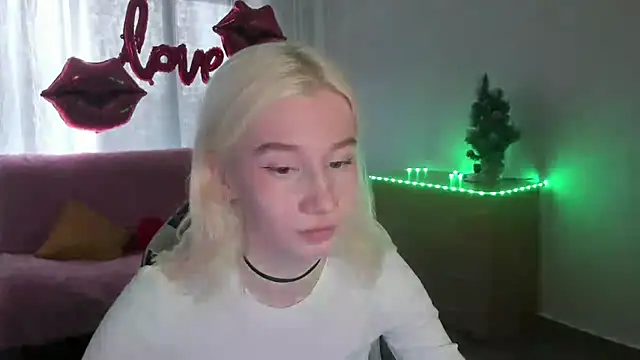 Snapshot of EnigmaSee chatting on 02.24.26 EnigmaSee online show from 02.24.26