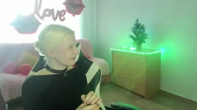 Snapshot of EnigmaSee chatting on 03.01.26 EnigmaSee online show from 03.01.26