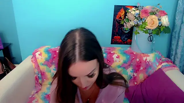 Snapshot of LindaaLu chatting on 03.13.25 LindaaLu online show from 03.13.25