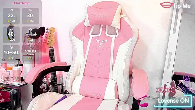 RoxaneEvans  online show from 01.17.25