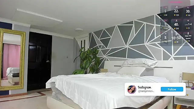 charolbruce 1 online show from 10.08.25