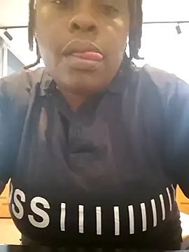 Snapshot of KabraBer chatting on 12.25.24 KabraBer online show from 12.25.24