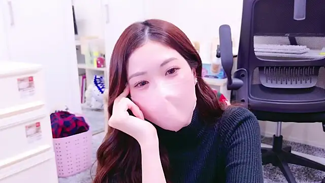 Snapshot of oxo_yuna_oxo chatting on 01.11.25 oxo yuna oxo online show from 01.11.25