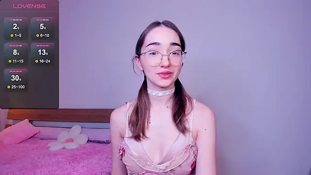 PollyBeev online show from 02.28.25