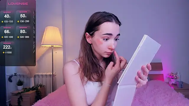 PollyBeev online show from 03.08.25