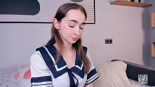 PollyBeev online show from 09.15.25