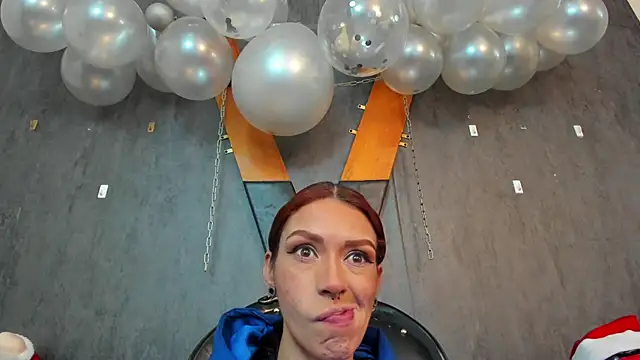 Snapshot of IvanaFetish chatting on 12.28.24 IvanaFetish online show from 12.28.24