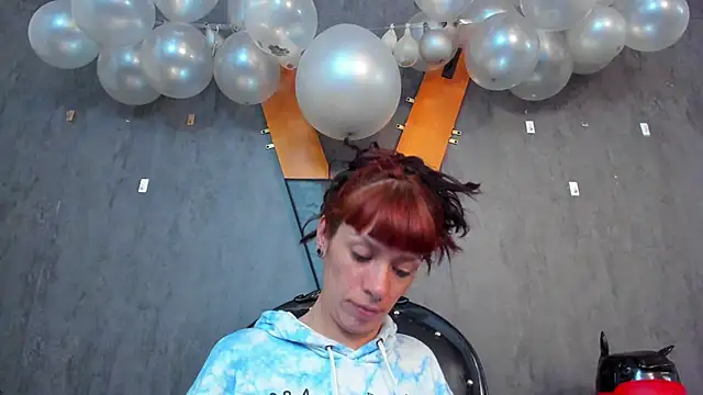 Snapshot of IvanaFetish chatting on 01.12.25 IvanaFetish online show from 01.12.25