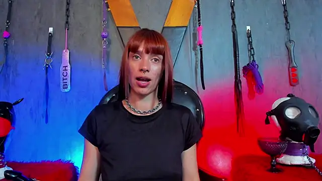Snapshot of IvanaFetish chatting on 02.25.25 IvanaFetish online show from 02.25.25