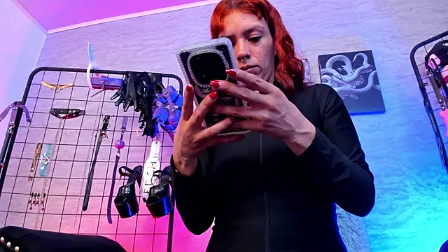 Snapshot of IvanaFetish chatting on 09.16.25 IvanaFetish online show from 09.16.25