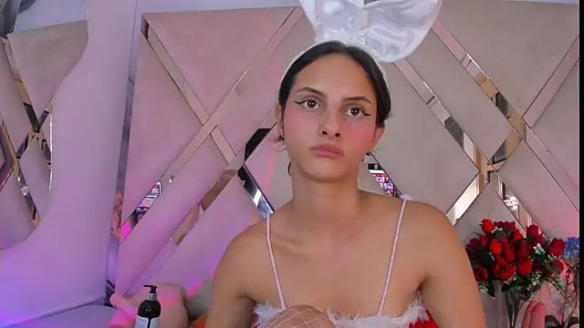 ninaht online show from 10.14.25