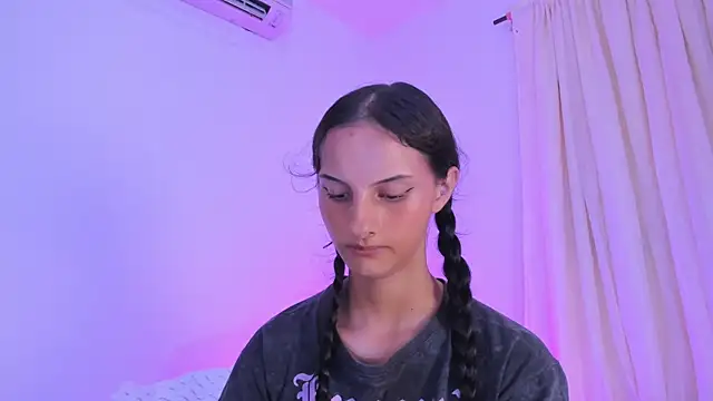 ninaht online show from 04.12.26