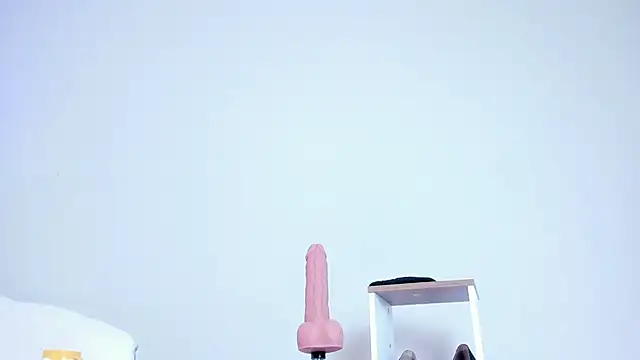 Snapshot of lannarusso_ chatting on 09.17.25 lannarusso online show from 09.17.25