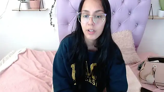 Snapshot of Freyja_01 chatting on 09.25.25 Freyja 01 online show from 09.25.25