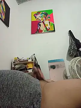 Snapshot of Pipuloc chatting on 05.27.26 Pipuloc online show from 05.27.26