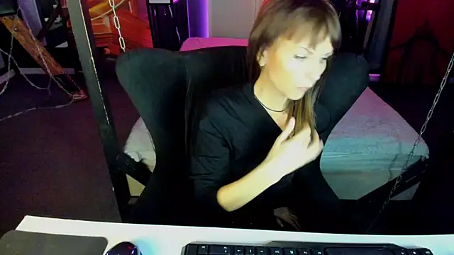 Elizabe th online show from 02.01.25