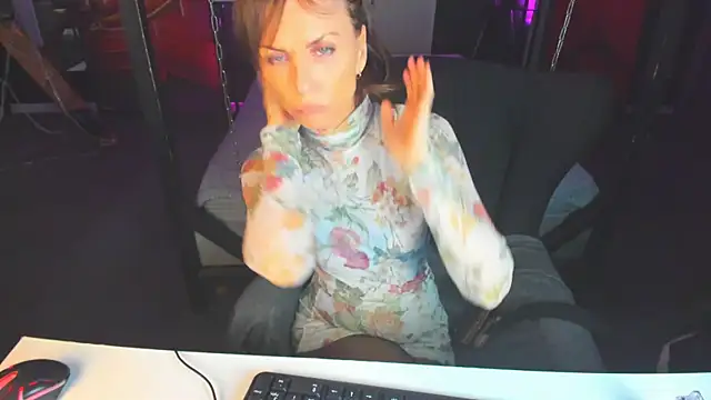 Elizabe th online show from 03.10.25