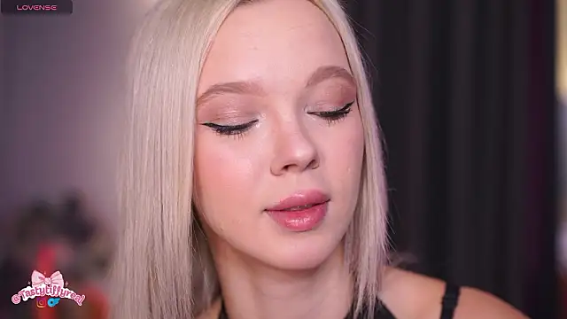  AlinaBailey online show from 03.19.26