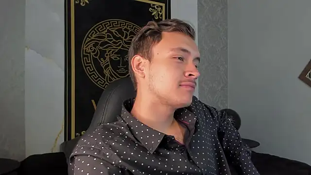 Desmon Clark online show from 01.07.25