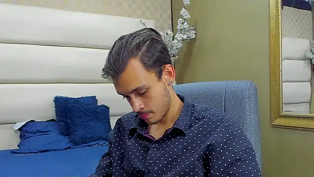 Desmon Clark online show from 01.30.25