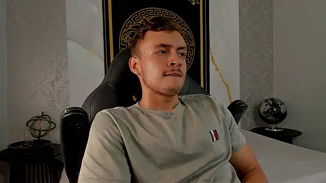 Desmon Clark online show from 03.05.25