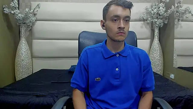 Desmon Clark online show from 03.09.25