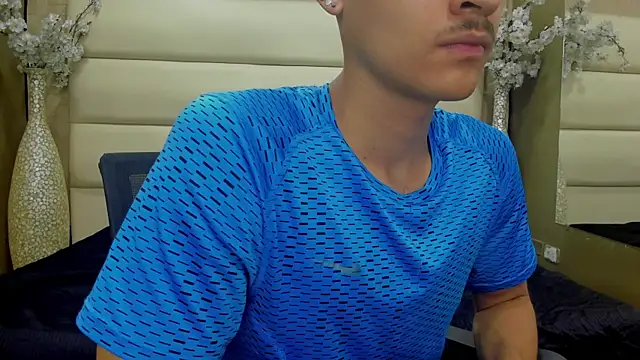 Desmon Clark online show from 03.11.25