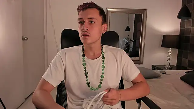 Desmon Clark online show from 03.18.25