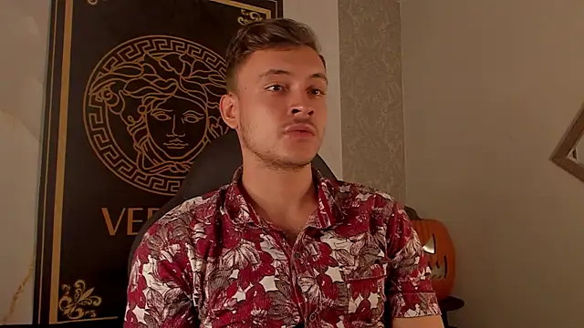 Desmon Clark online show from 10.10.25