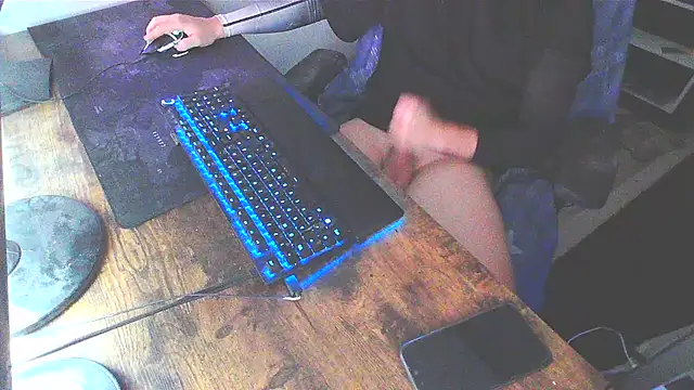 Snapshot of WouldLovetoFuckYou666 chatting on 12.05.25 WouldLovetoFuckYou666 online show from 12.05.25