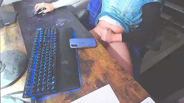 Snapshot of WouldLovetoFuckYou666 chatting on 01.10.26 WouldLovetoFuckYou666 online show from 01.10.26