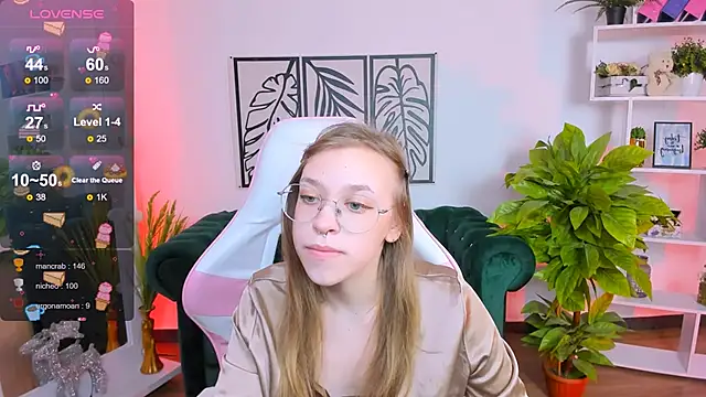 LayriantaVee online show from 01.19.25