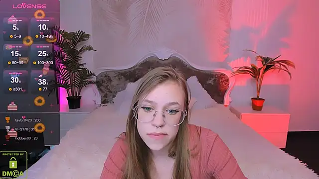 LayriantaVee online show from 01.25.25