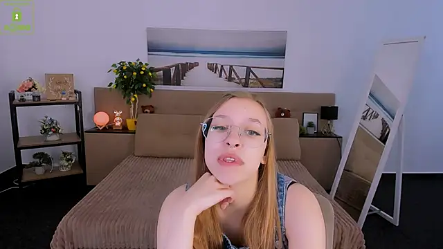 LayriantaVee online show from 03.05.25