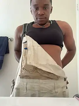 Snapshot of TransboyJay chatting on 11.04.25 TransboyJay online show from 11.04.25