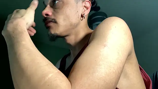 Snapshot of villanocat chatting on 09.25.25 villanocat online show from 09.25.25