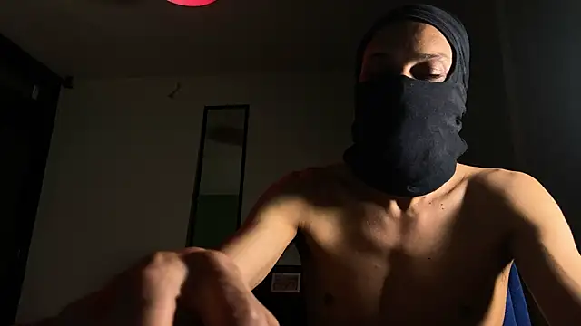 Snapshot of villanocat chatting on 11.21.25 villanocat online show from 11.21.25