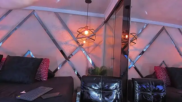 Liah Grey8 online show from 02.28.26