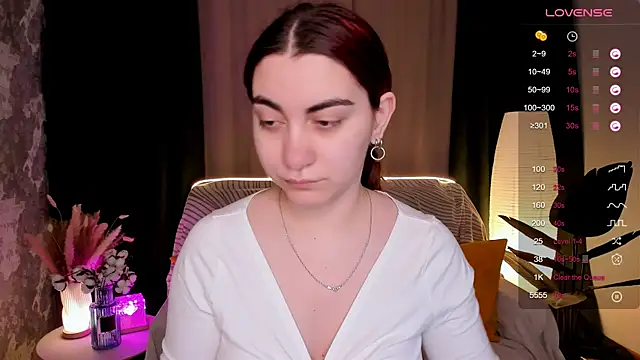 Snapshot of hannacheekss_ chatting on 02.06.26 hannacheekss online show from 02.06.26