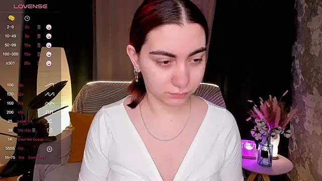 Snapshot of hannacheekss_ chatting on 02.11.26 hannacheekss online show from 02.11.26