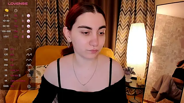 Snapshot of hannacheekss_ chatting on 02.17.26 hannacheekss online show from 02.17.26