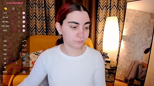 Snapshot of hannacheekss_ chatting on 02.20.26 hannacheekss online show from 02.20.26