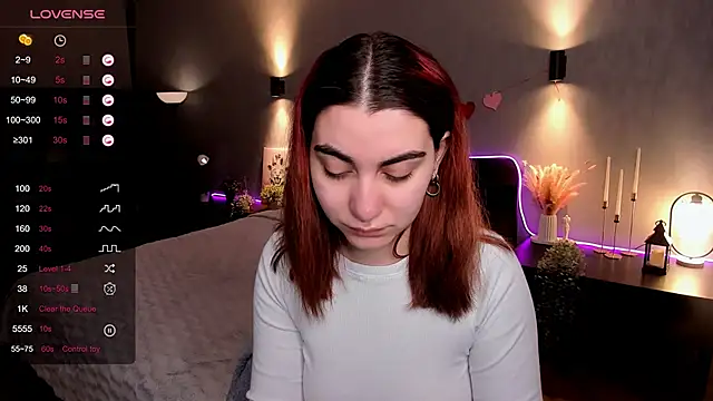 Snapshot of hannacheekss_ chatting on 02.25.26 hannacheekss online show from 02.25.26