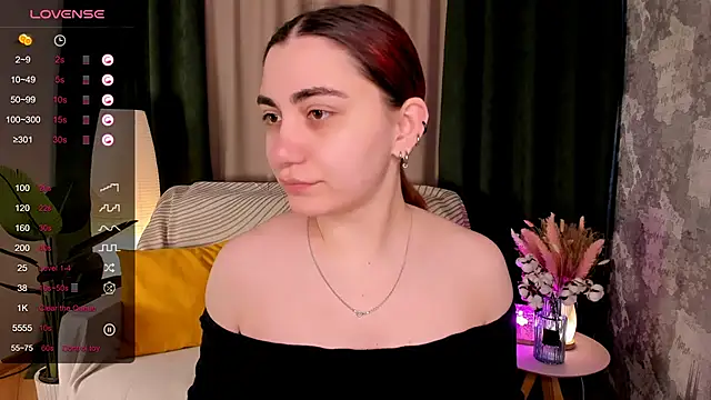 hannacheekss  online show from 04.11.26