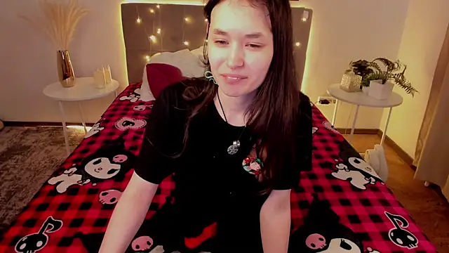 Emily Strikeee online show from 05.18.26