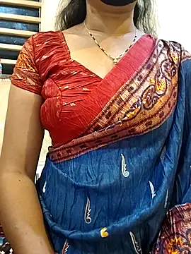 Snapshot of Lilly-queen chatting on 11.10.25 Lilly-queen online show from 11.10.25