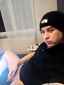 Snapshot of ElyasMatt chatting on 11.04.25 ElyasMatt online show from 11.04.25